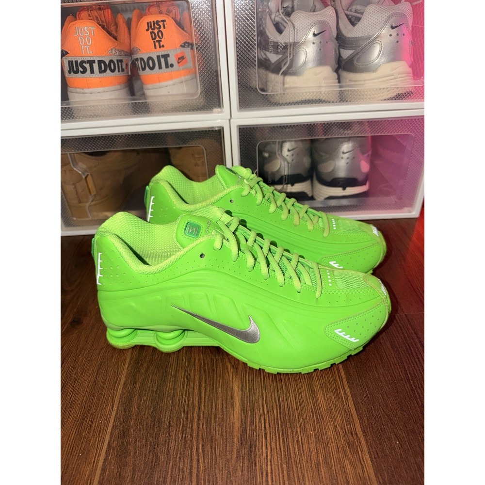 Size 8 - Nike Shox R4 Green Strike W HV0839-398 Sneaker